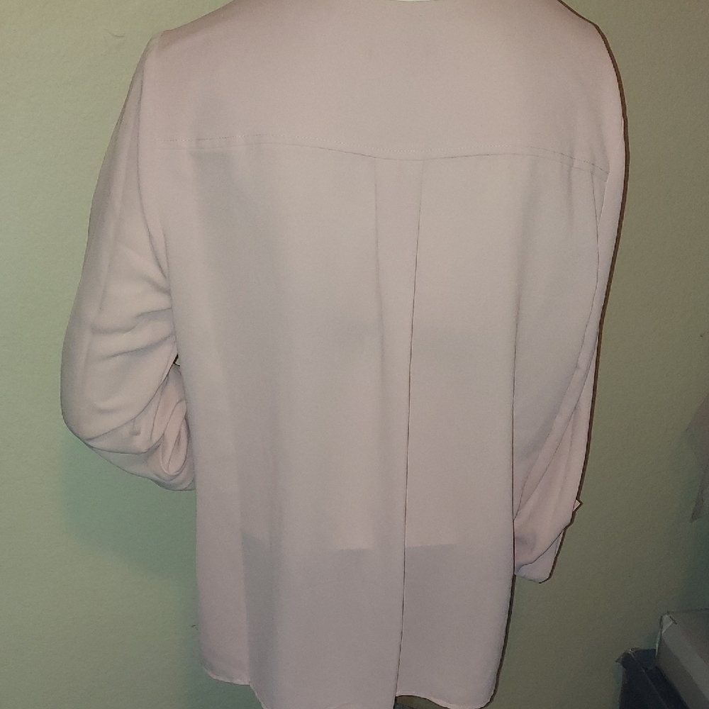 Jones New York Light Pink V-Neck Button Front Blouse - Picture 8 of 11